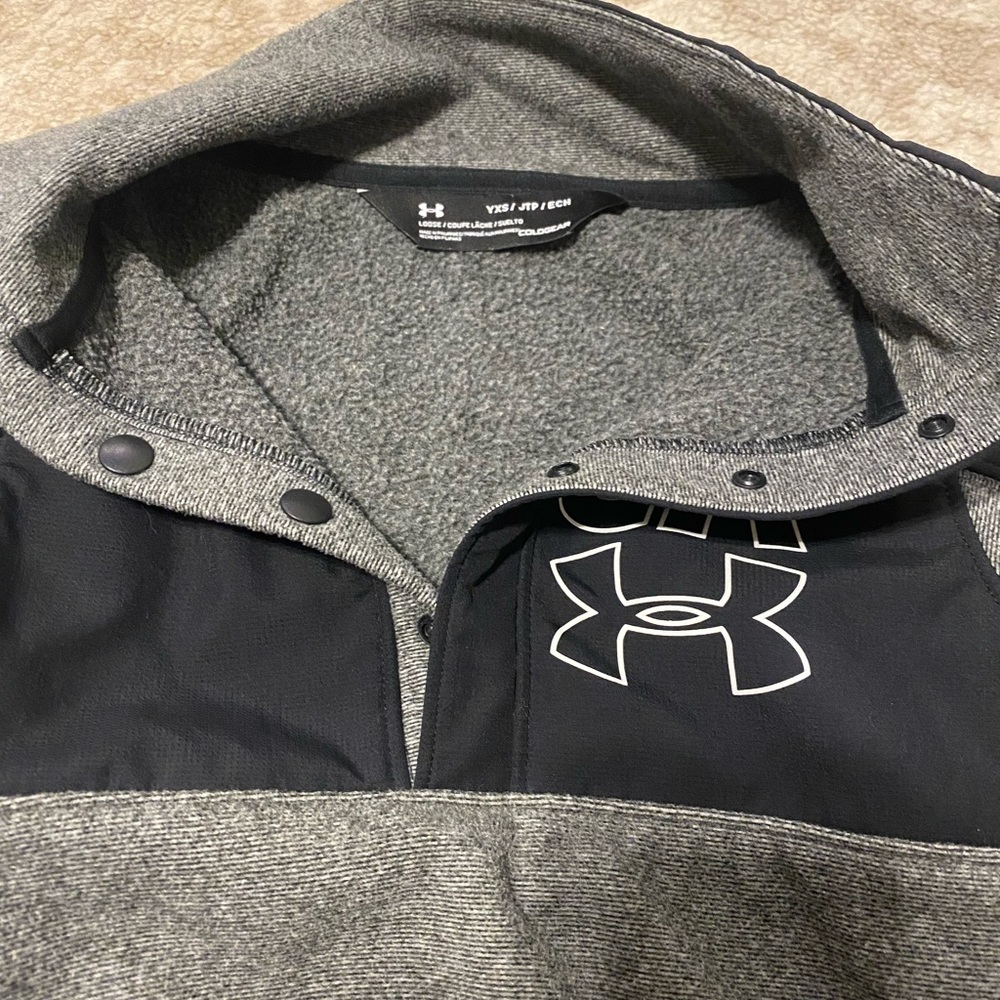 Under Armour pullover - Picture 2 of 2